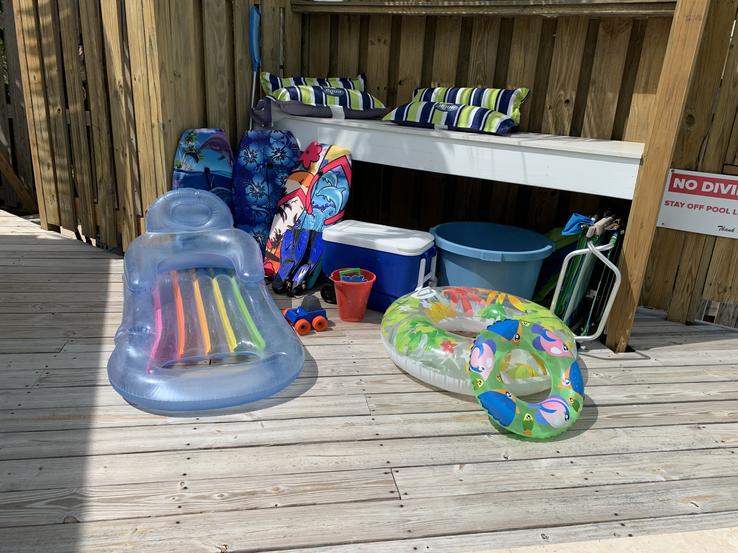 Coastal Vibes Villa - Pool and Beach Toys Included